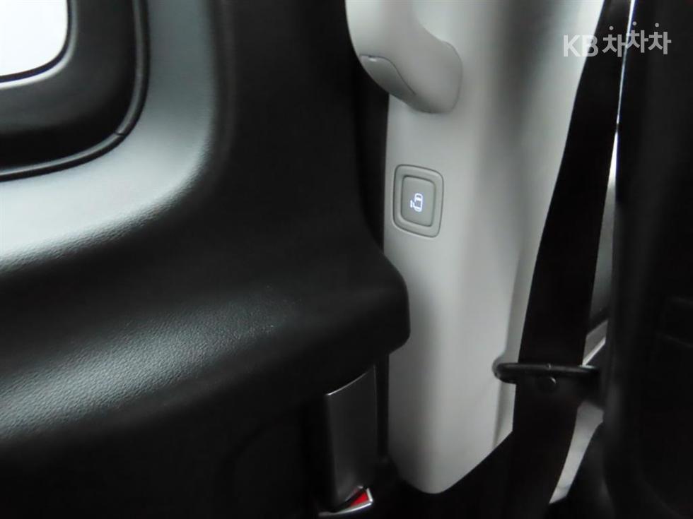 Hyundai Staria — miniaturë 7