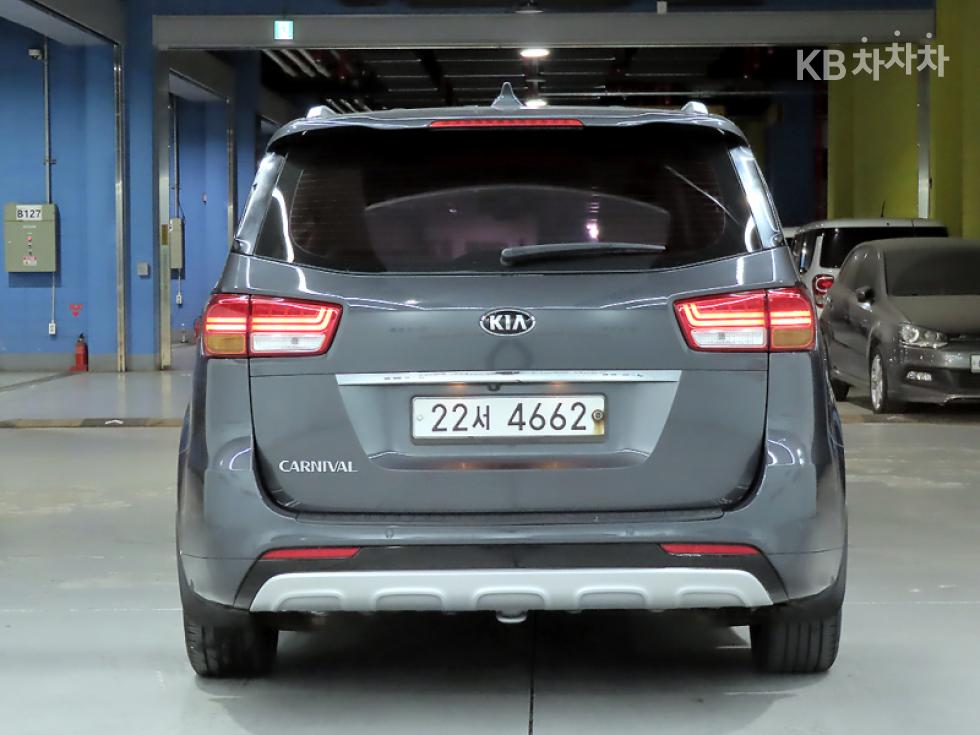 Kia Carnival — miniaturë 3