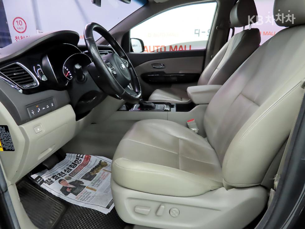 Kia Carnival — miniaturë 6