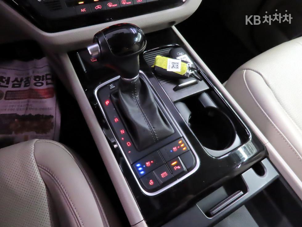 Kia Carnival — miniaturë 12