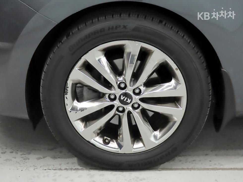 Kia Carnival — miniaturë 20