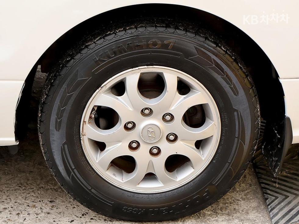 Hyundai Starex — miniaturë 18