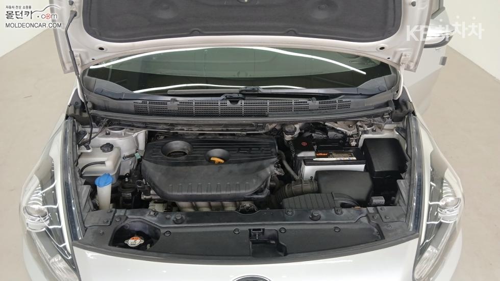 Kia Carens — miniaturë 8