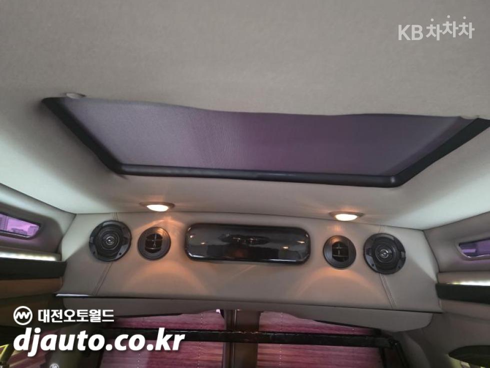 Chevrolet Express — miniaturë 9