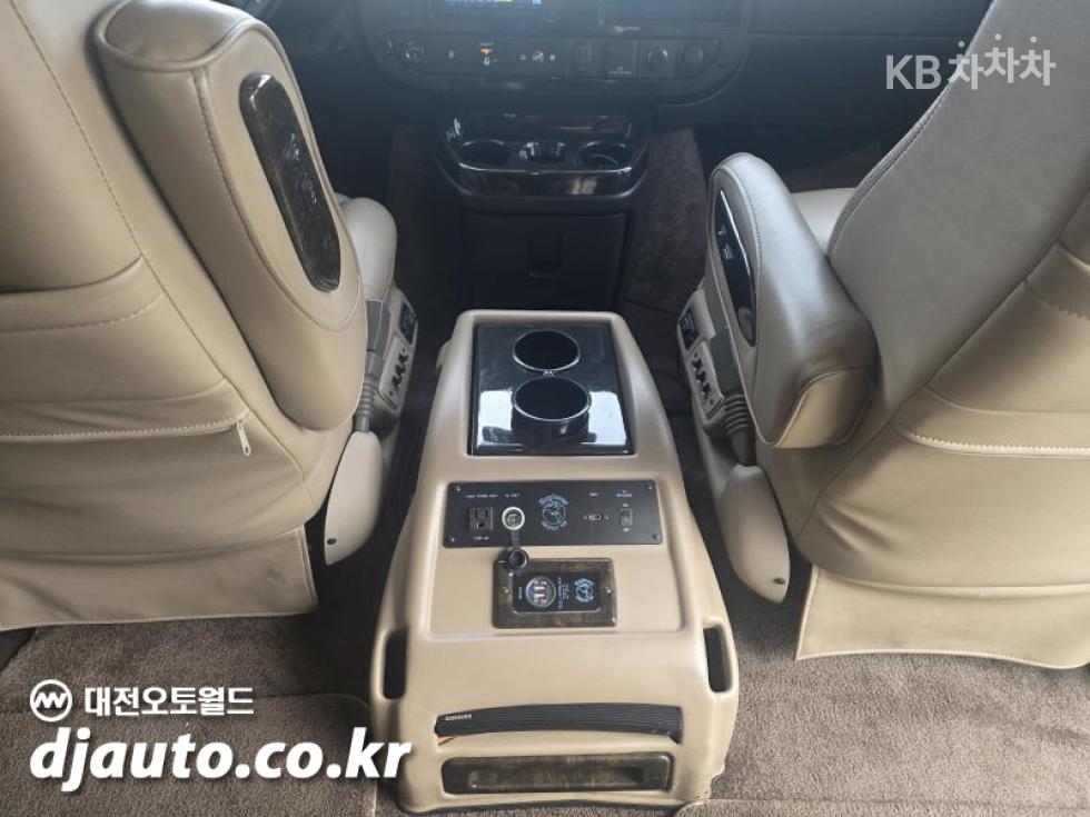 Chevrolet Express — miniaturë 10