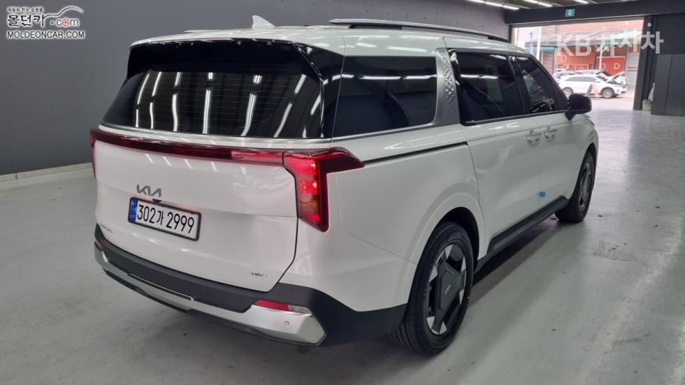 Kia Carnival — miniaturë 2