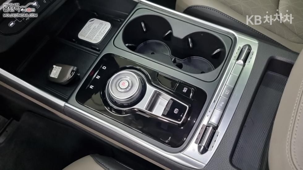 Kia Carnival — miniaturë 14