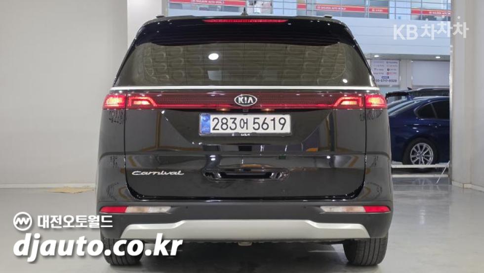 Kia Carnival — miniaturë 5