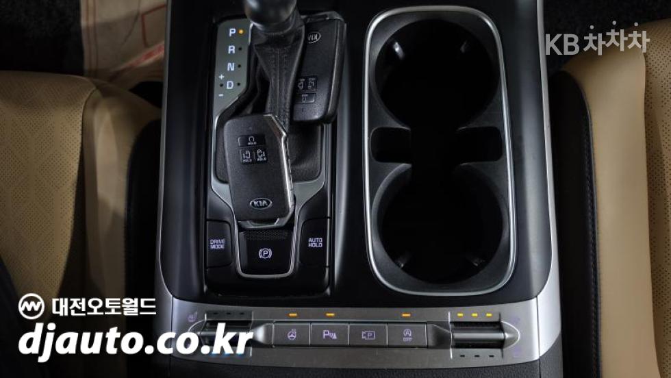 Kia Carnival — miniaturë 14