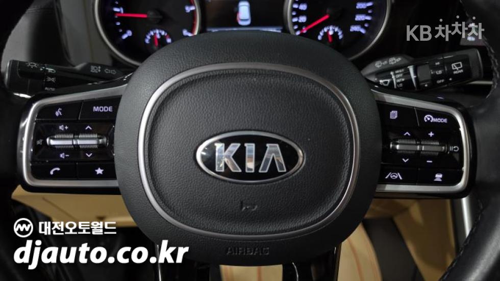 Kia Carnival — miniaturë 16