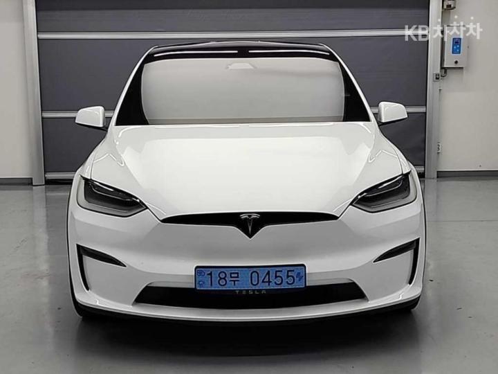 Tesla Model X AWD — foto 1