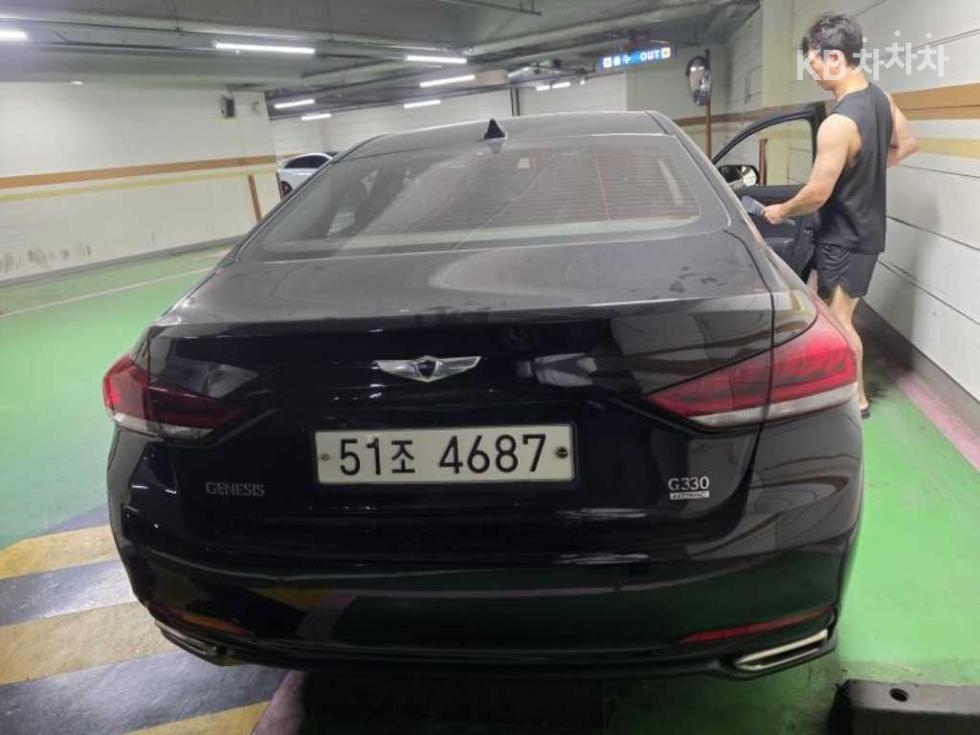 Hyundai Genesis Dh 2015 photo 3