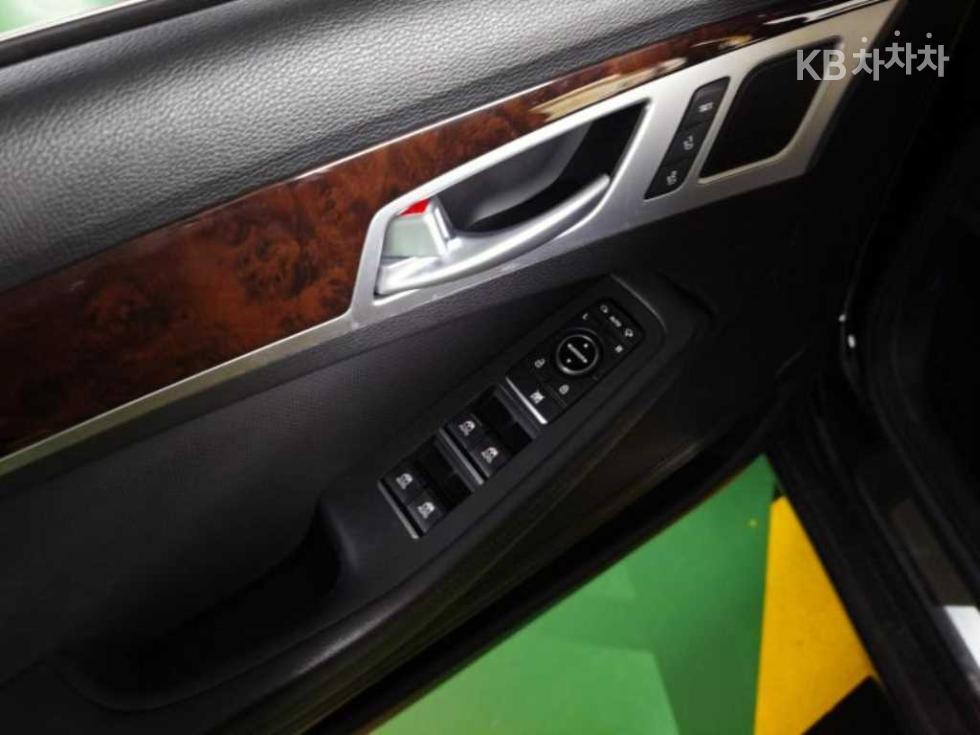 Hyundai Genesis Dh 2015 photo 5