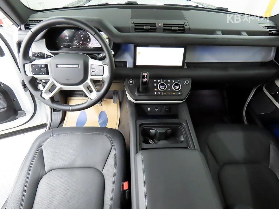 2024 Land Rover (L663) photo
