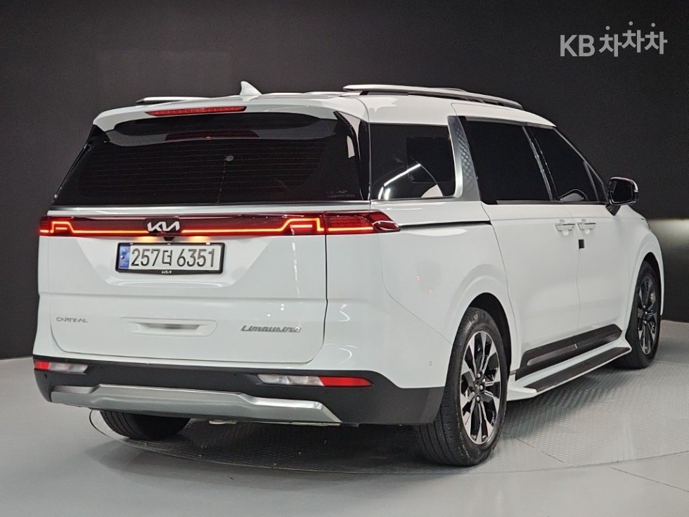 Kia Carnival — miniaturë 4