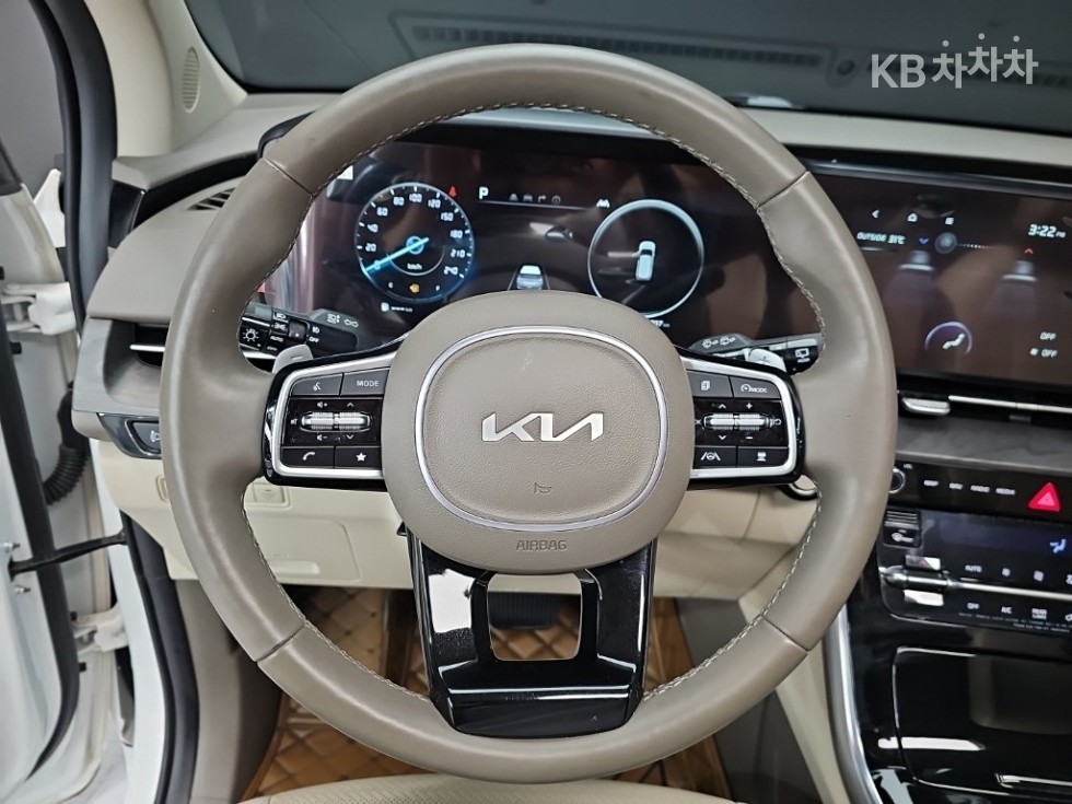 Kia Carnival — miniaturë 9