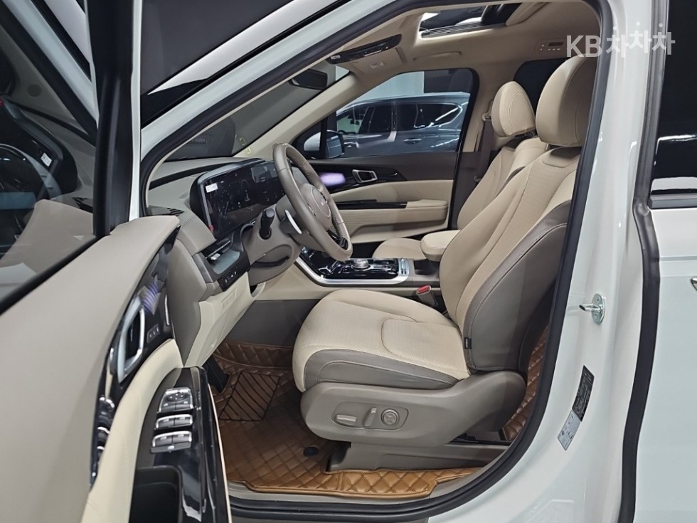 Kia Carnival — miniaturë 11