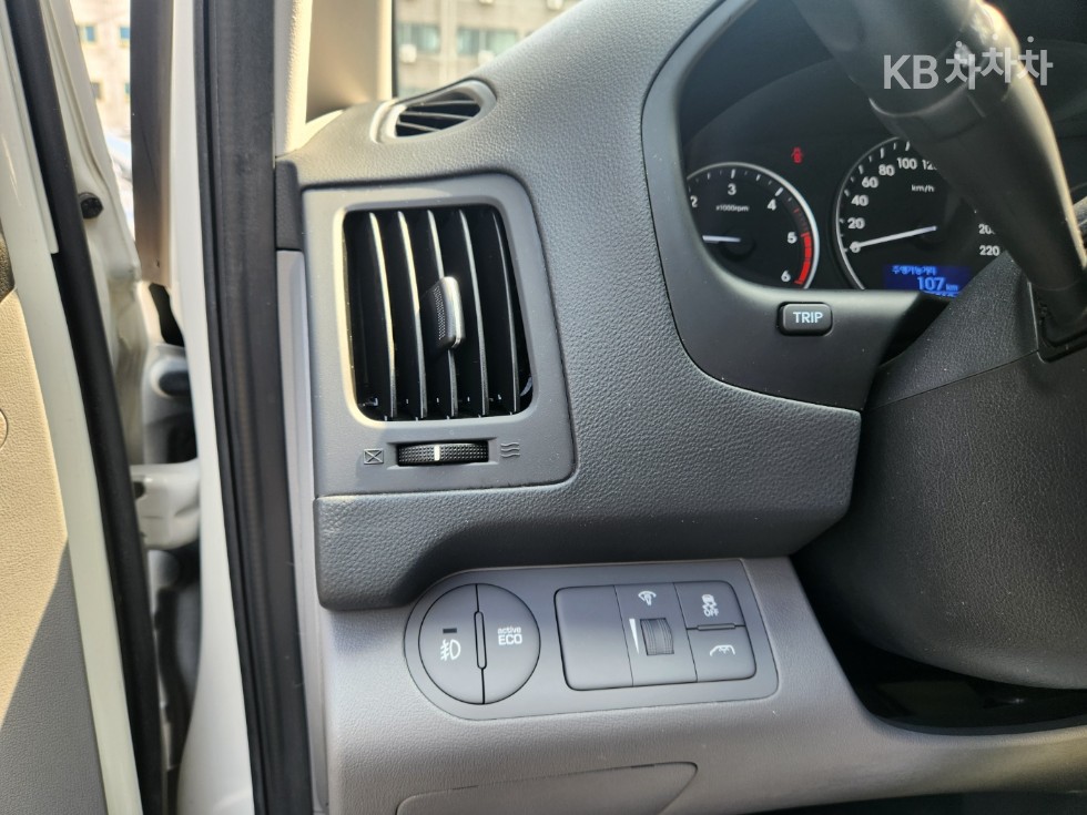 Hyundai Starex — miniaturë 13