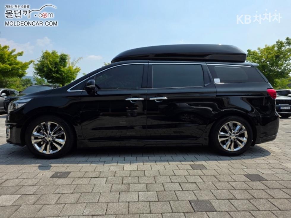 Kia Carnival — miniaturë 7