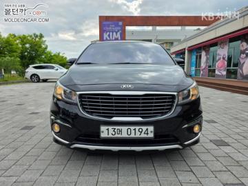 Kia Carnival 9인승 2.2 디젤 — foto 1