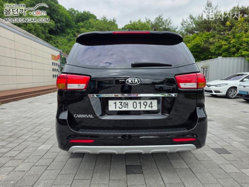 Kia Carnival — miniaturë 3