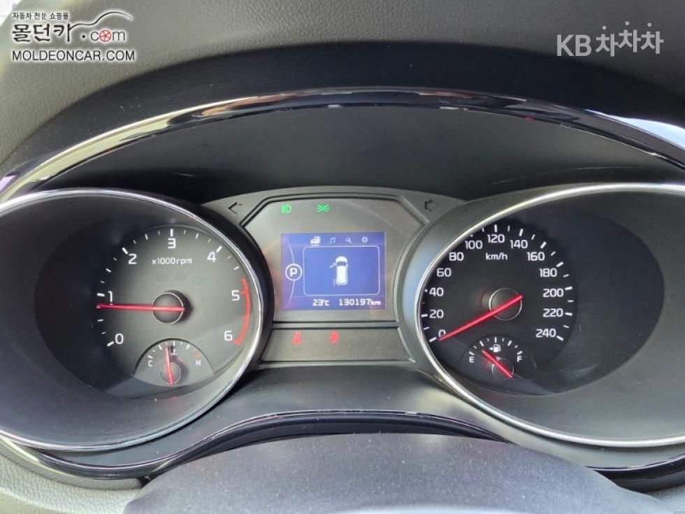 Kia Carnival — miniaturë 10