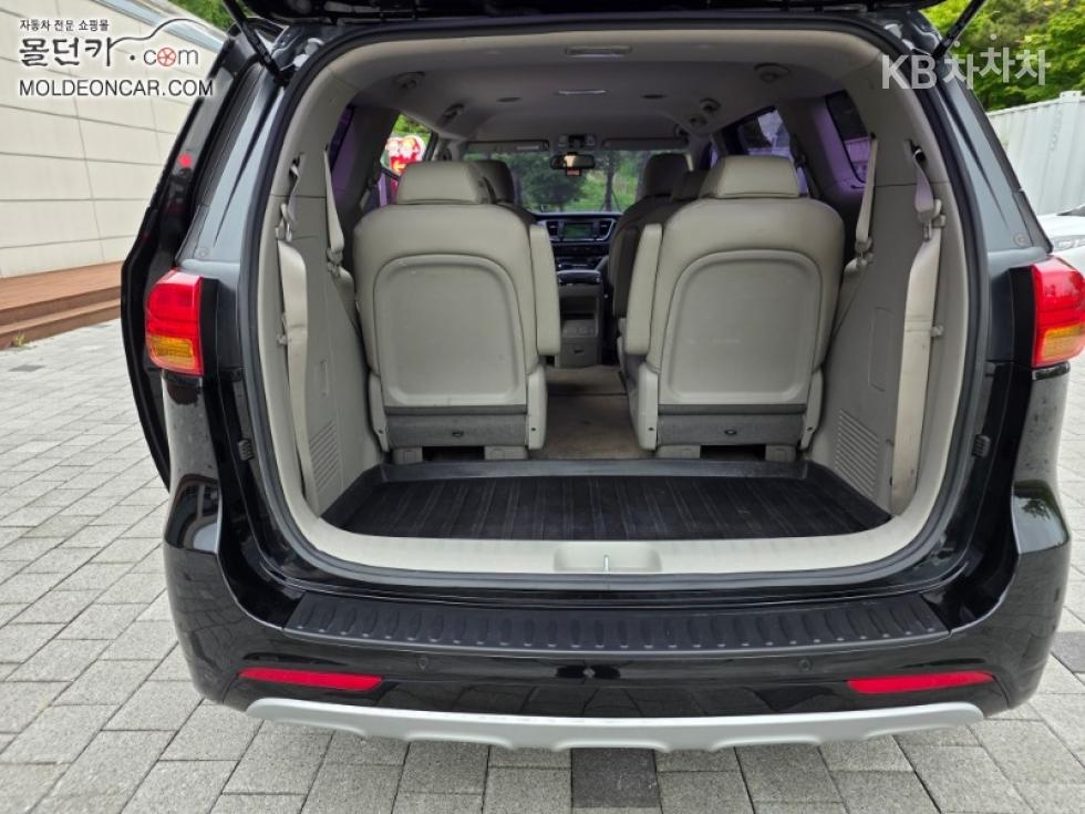 Kia Carnival — miniaturë 18