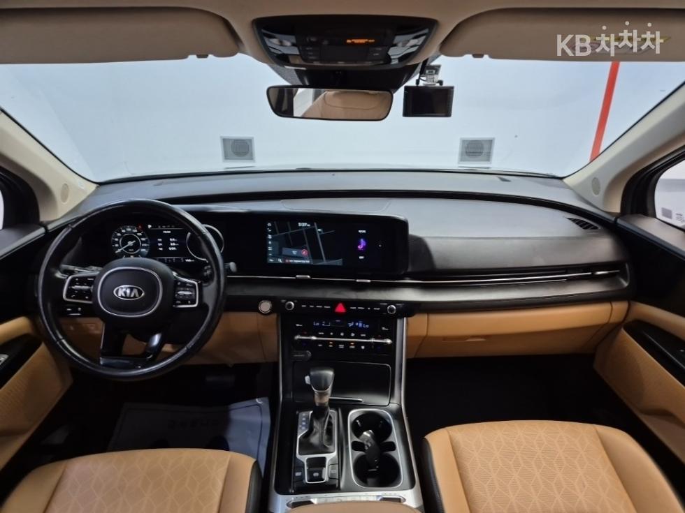 Kia Carnival — miniaturë 7