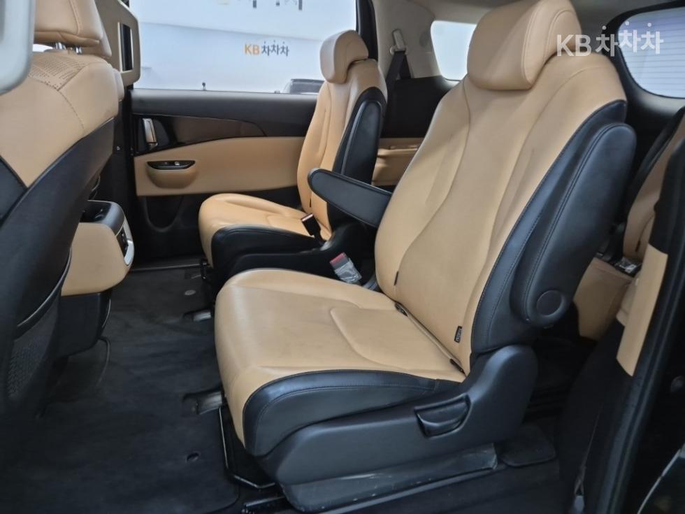 Kia Carnival — miniaturë 12