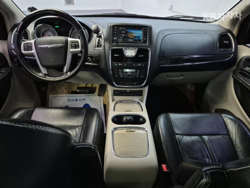 Chrysler Voyager — miniaturë 7