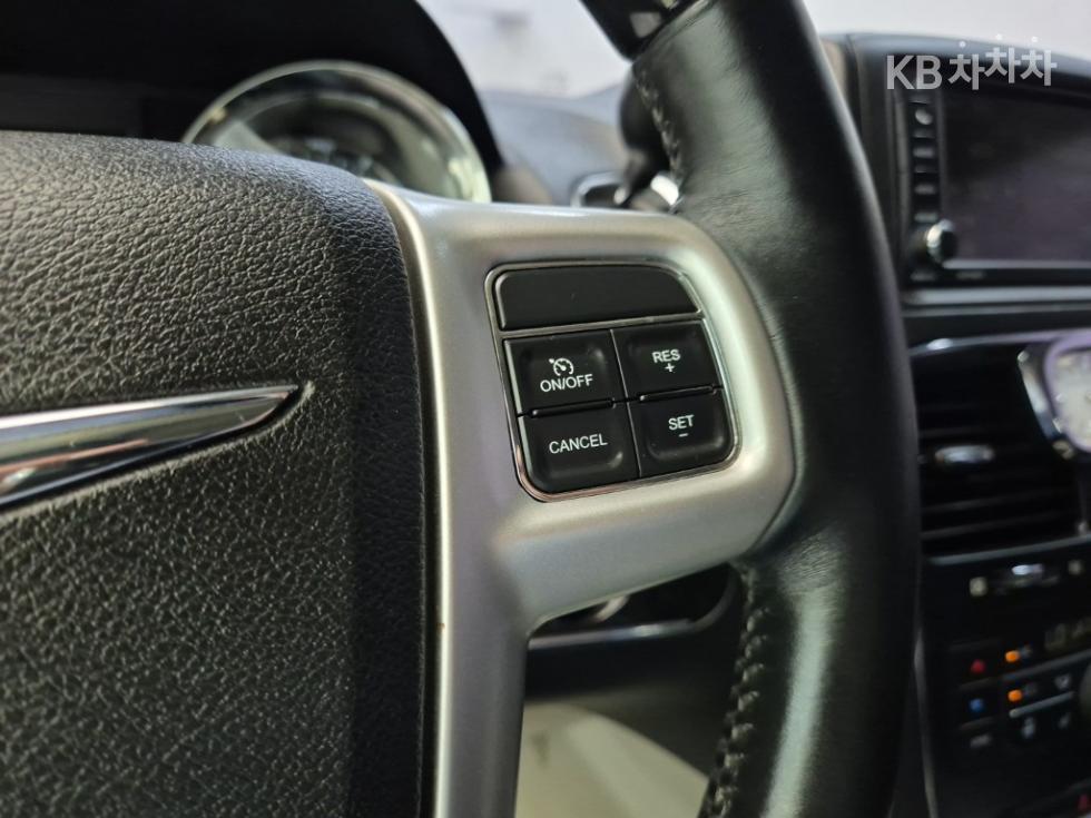 Chrysler Voyager — miniaturë 15