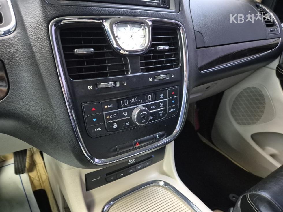 Chrysler Voyager — miniaturë 16