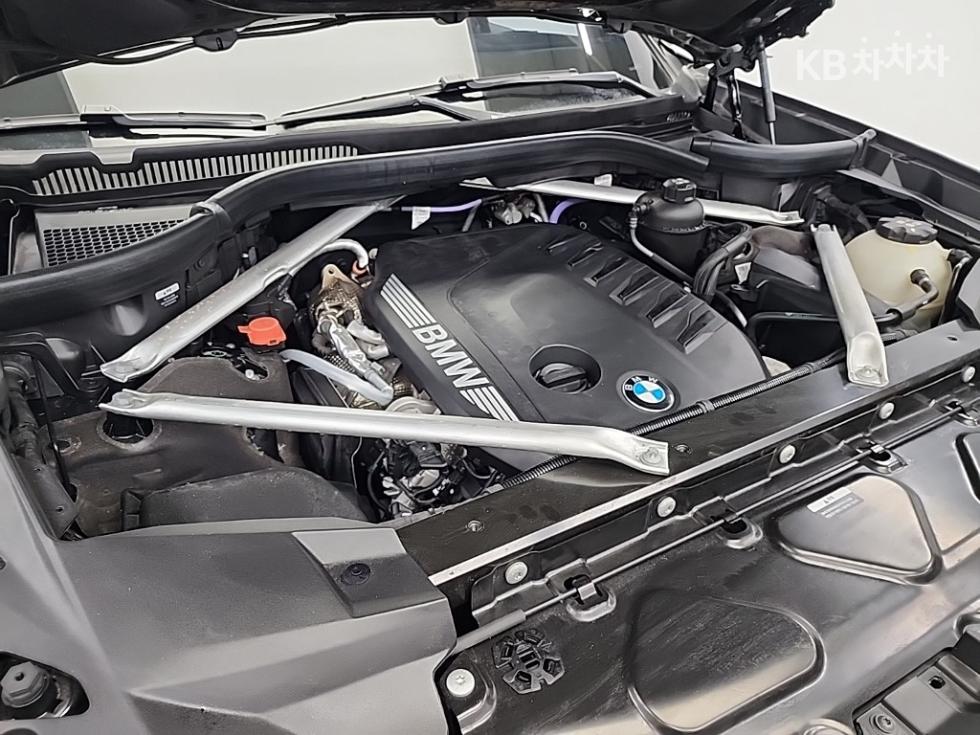 BMW X7 — miniaturë 5