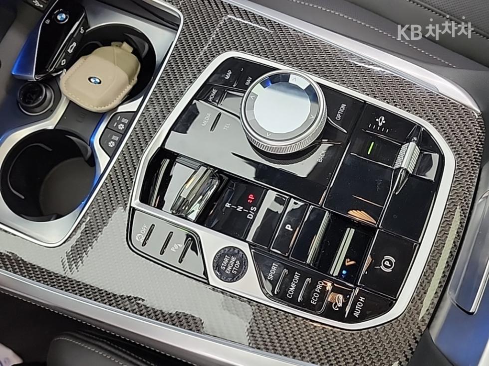 BMW X7 — miniaturë 8