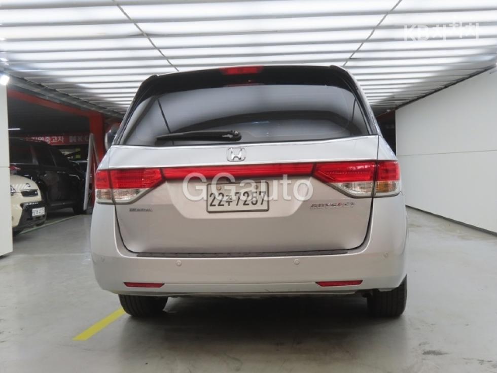Honda Odyssey — miniaturë 3