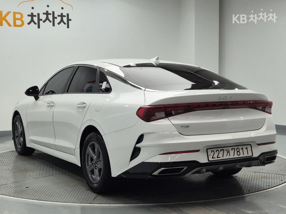 Kia K5 — miniaturë 2