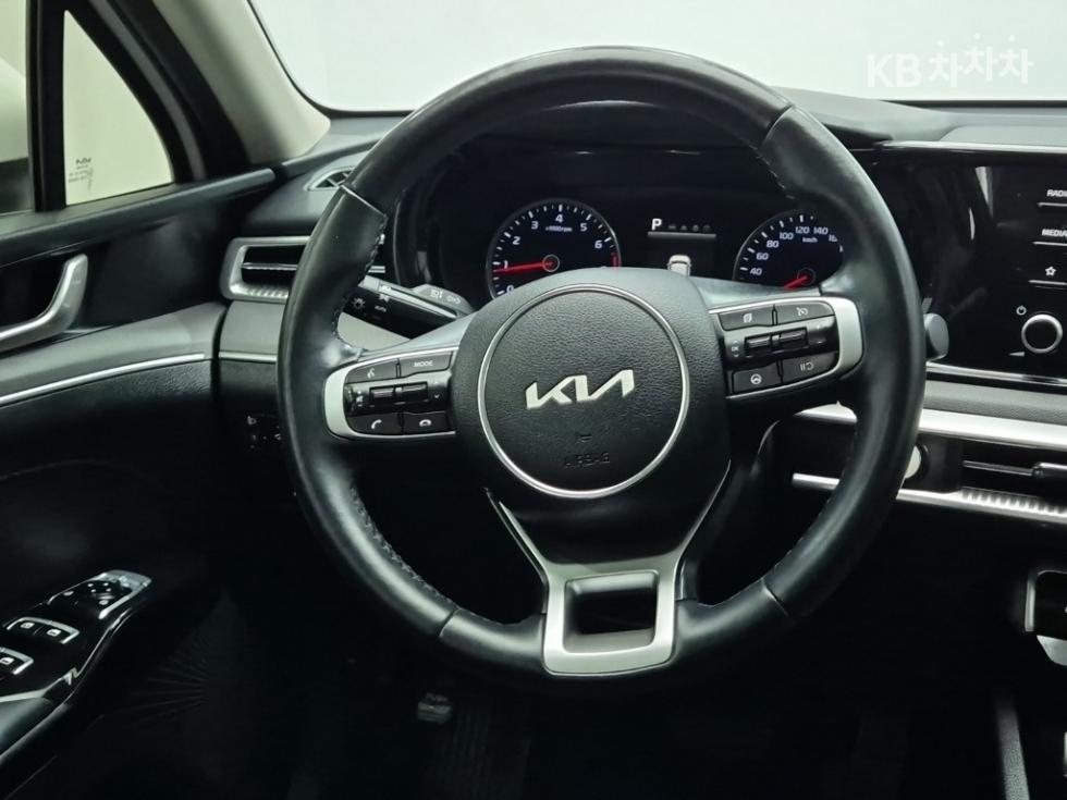Kia K5 — miniaturë 9