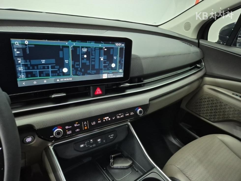 Kia Carnival — miniaturë 10