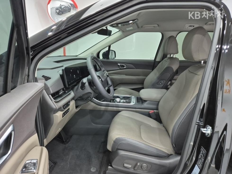 Kia Carnival — miniaturë 11