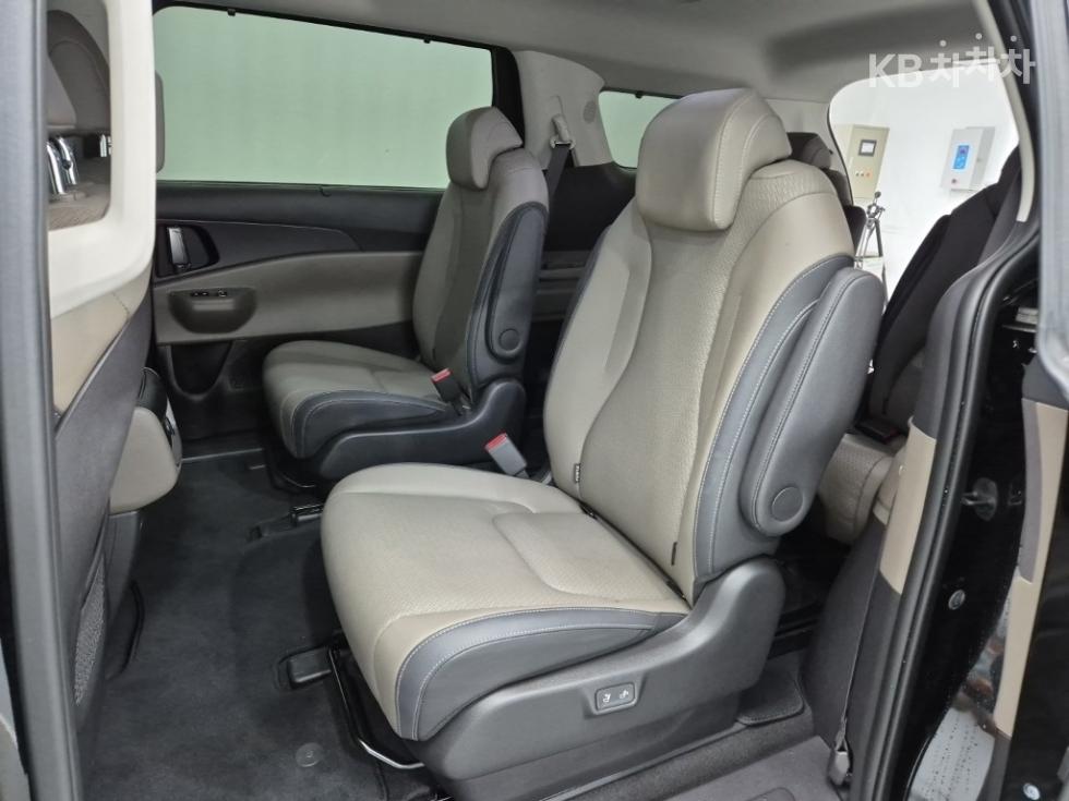 Kia Carnival — miniaturë 12