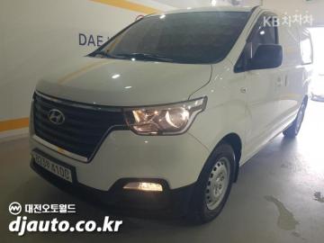 Hyundai Starex Van 3-Seater Style — foto 1