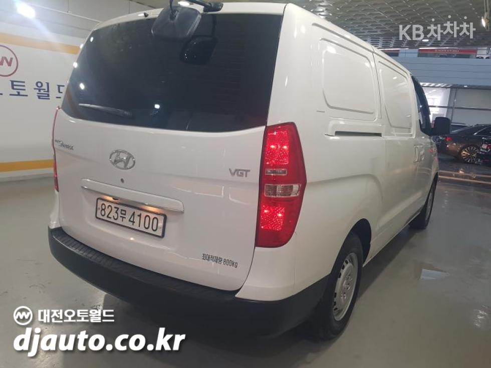 Hyundai Starex — miniaturë 6