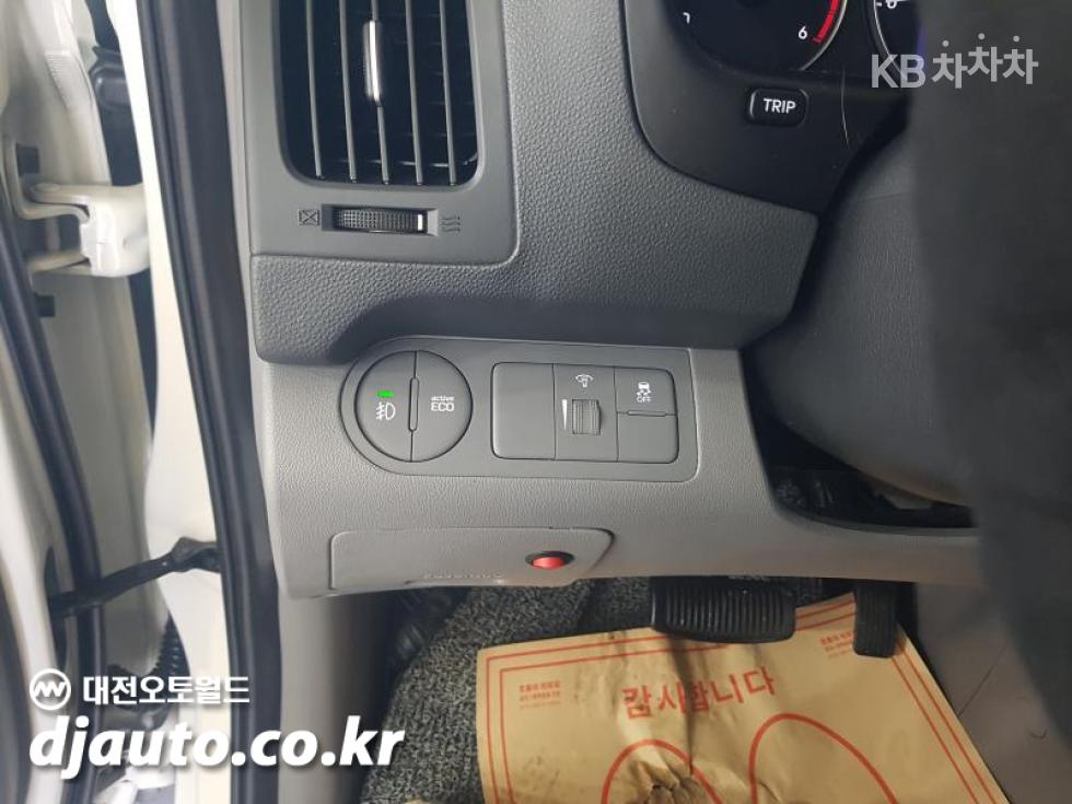 Hyundai Starex — miniaturë 12
