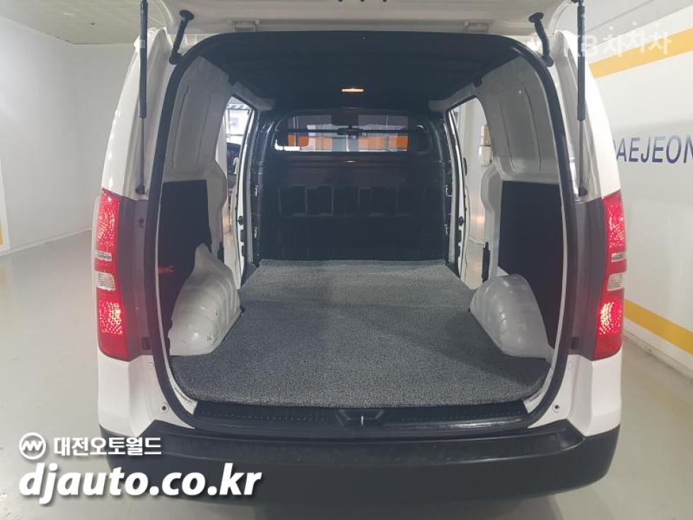 Hyundai Starex — miniaturë 18