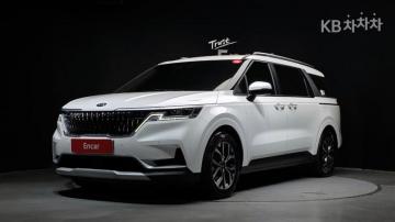 Kia Carnival 9-Seater Prestige — foto 1