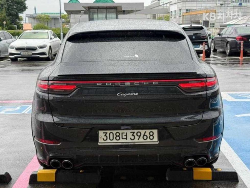 2020 Porsche (9Y0) photo