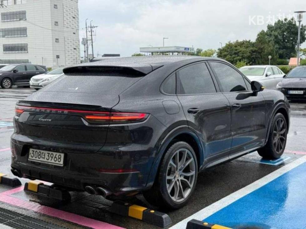 2020 Porsche (9Y0) photo