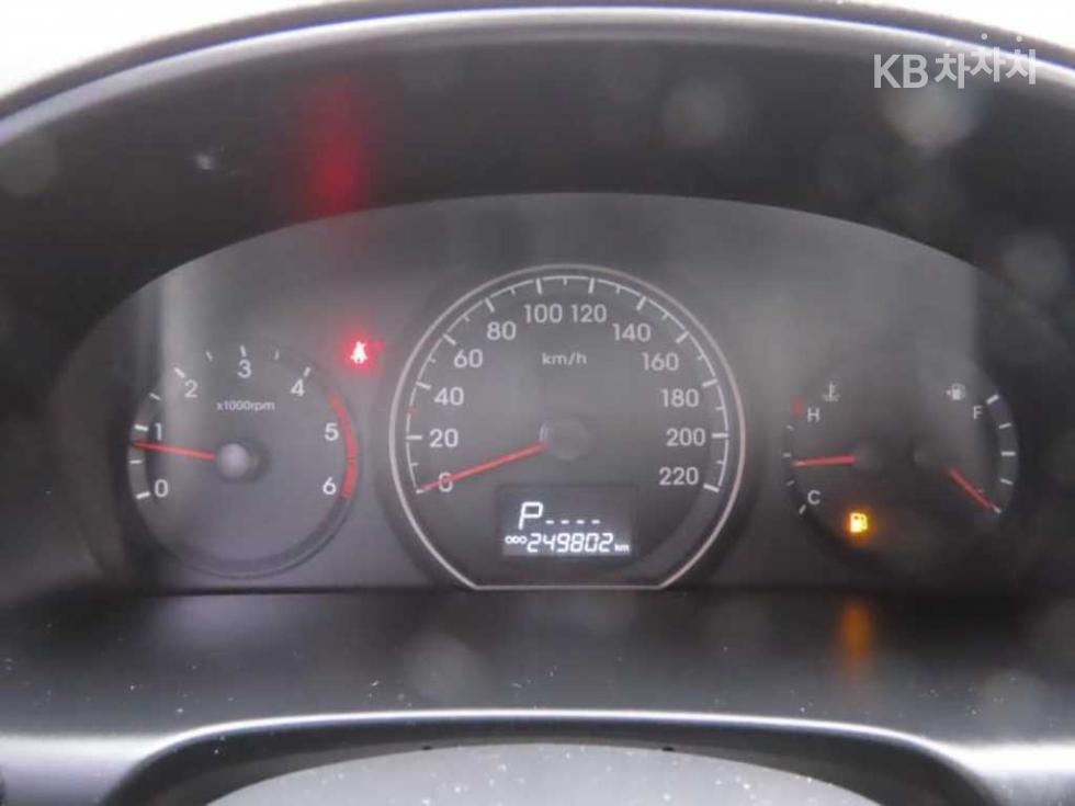 Hyundai Starex — miniaturë 8