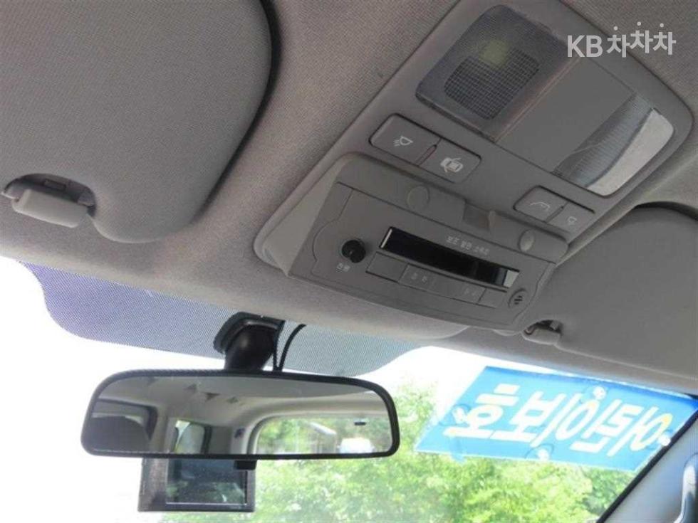 Hyundai Starex — miniaturë 9