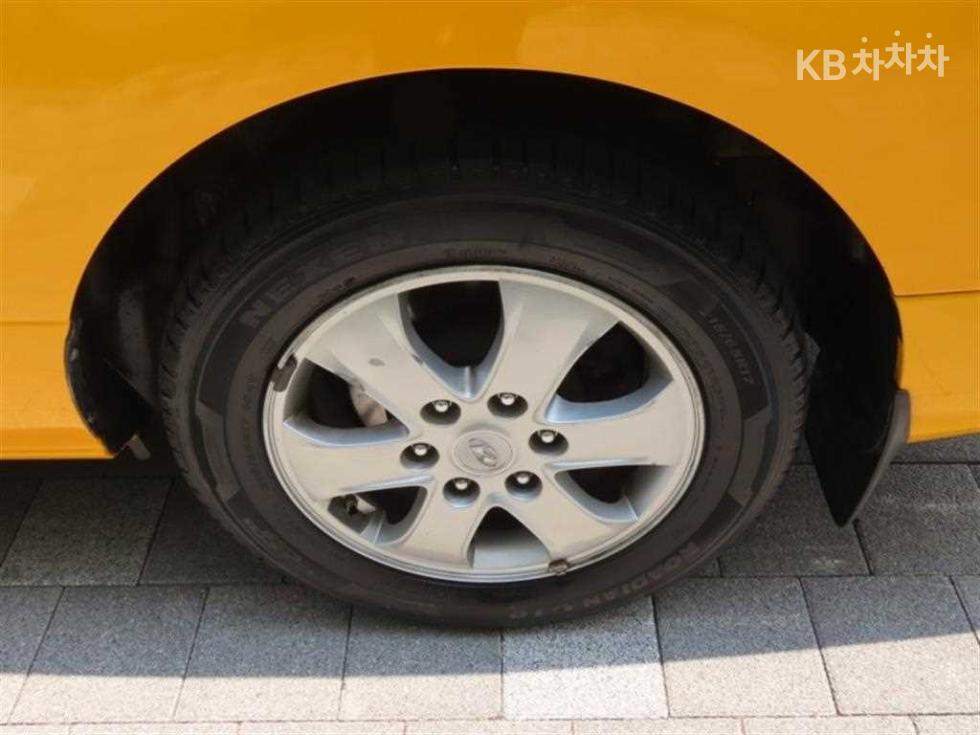 Hyundai Starex — miniaturë 16
